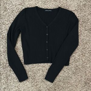 brandy melville long sleeve buttoned crop